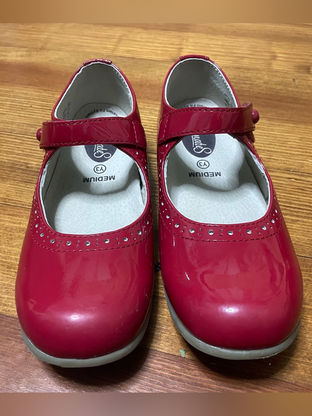 FootMates Emma Red Patent Leather Mary Jane Girls Dress Shoes Size 3